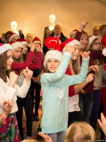 Mikołajkowy Flash Mob w Alfa Centrum