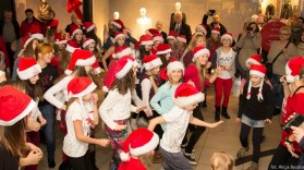 Mikołajkowy Flash Mob w Alfa Centrum